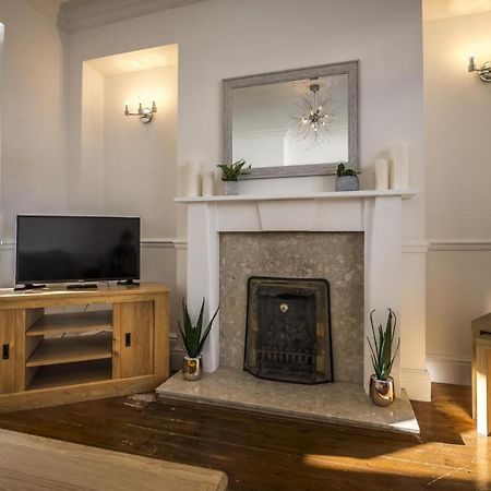 Ivydene - 3 Bedroom Holiday Home - Tenby Exteriör bild