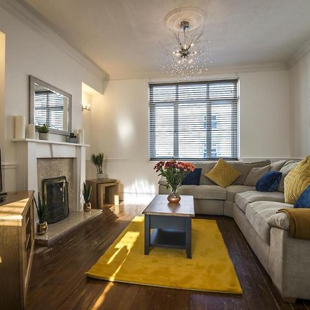 Ivydene - 3 Bedroom Holiday Home - Tenby Exteriör bild