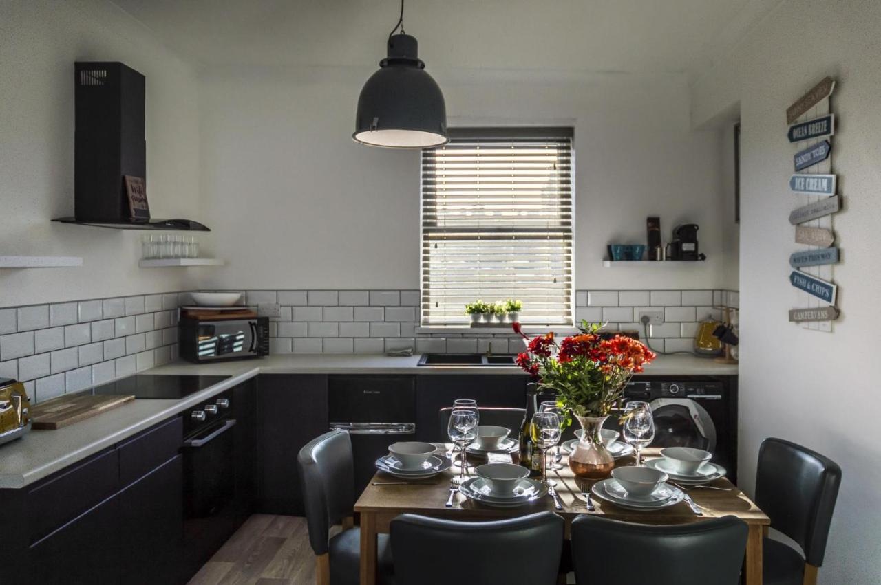 Ivydene - 3 Bedroom Holiday Home - Tenby Exteriör bild